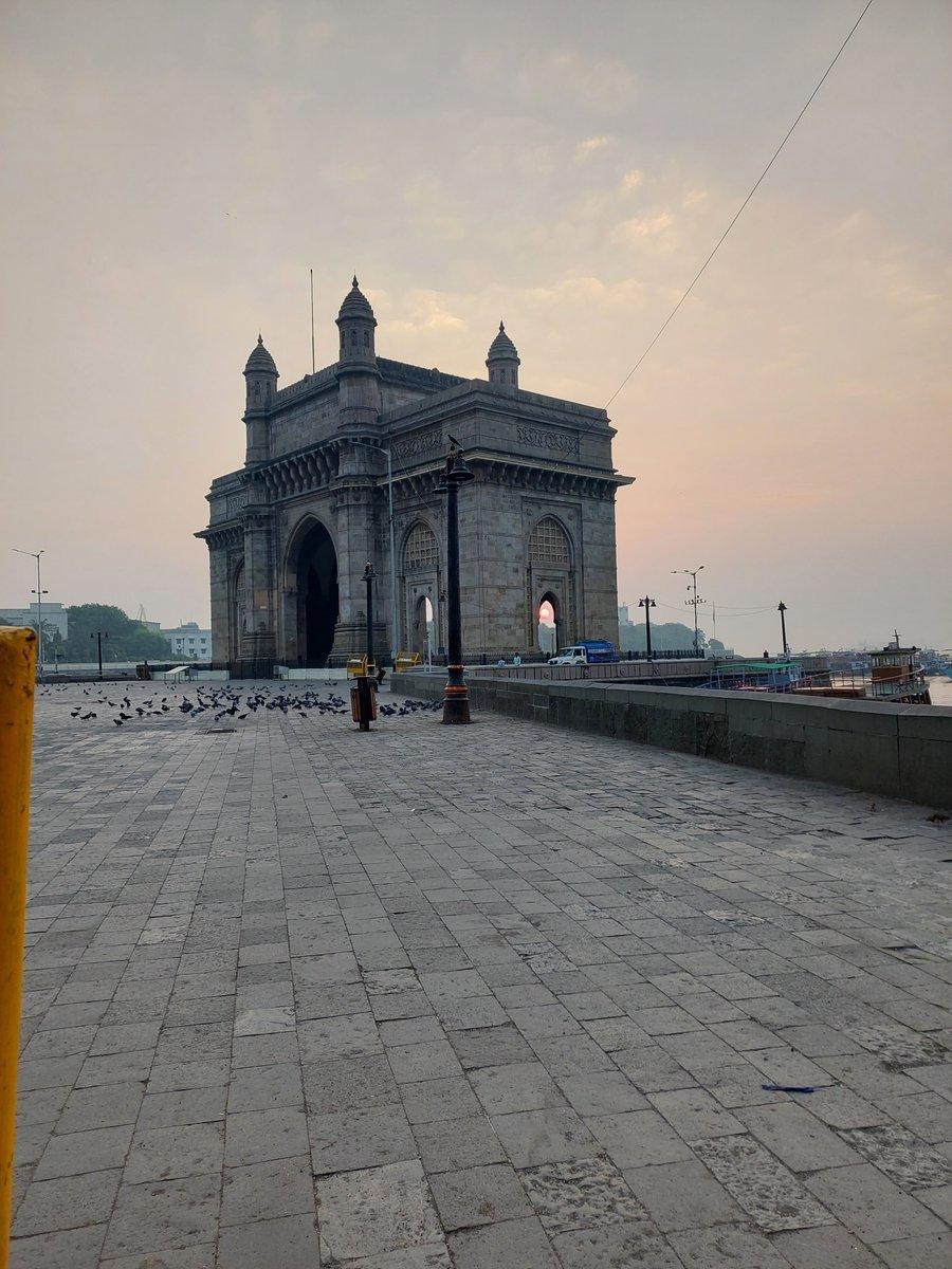. Warm morning today in Mumbai. Heat wave alert on. Everyone stay safe and hydrated.