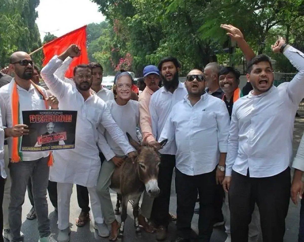 Whole march for his resignation, and the only thing that looked on point was the donkey. Who’s really the joke here?