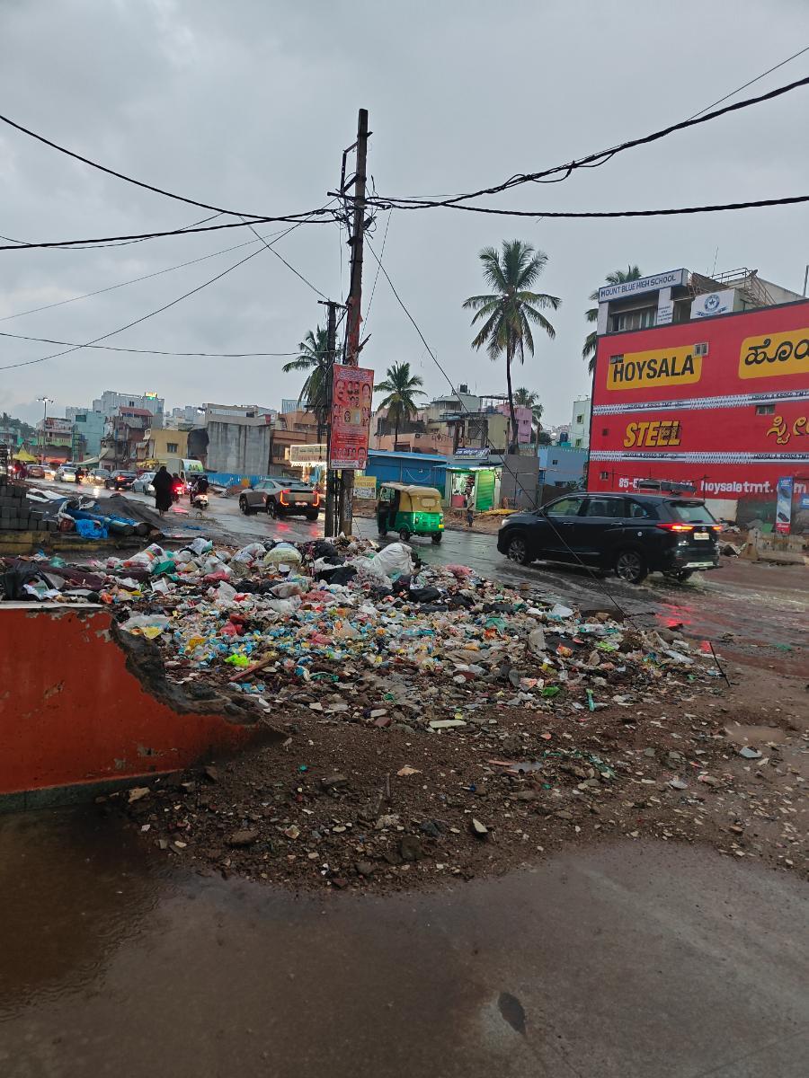 👀 10 people have confirmed this garbage spot in Varthur (Ward ), Mahadevapura Zone. 📍 Opp Jamia Masjid Varthur ⏳ Open for 143 days Manjula S., please take a look. See it on the map → https://namma