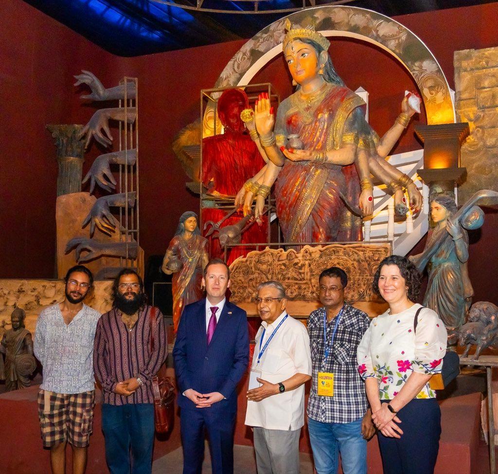 Ambassador Sergio Gor @USAmbIndia visits #DurgaPuja pandals in #Kolkata.