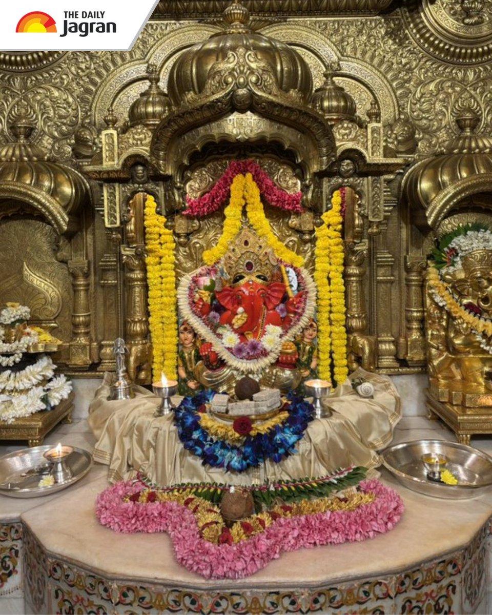 Devotees gathered at Mumbai’s iconic Shri Siddhivinayak Temple to participate in the sacred morning aarti and seek the blessings of Lord Ganesha. 🙏🪔