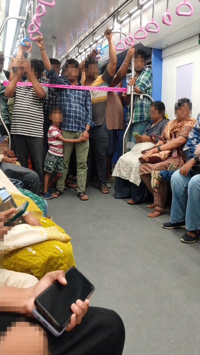 RT by @KARTHI_SPK78: Bus or Metro, it's the same story everywhere, lol. 😭😭😭😭 #chennai #chennaimetro