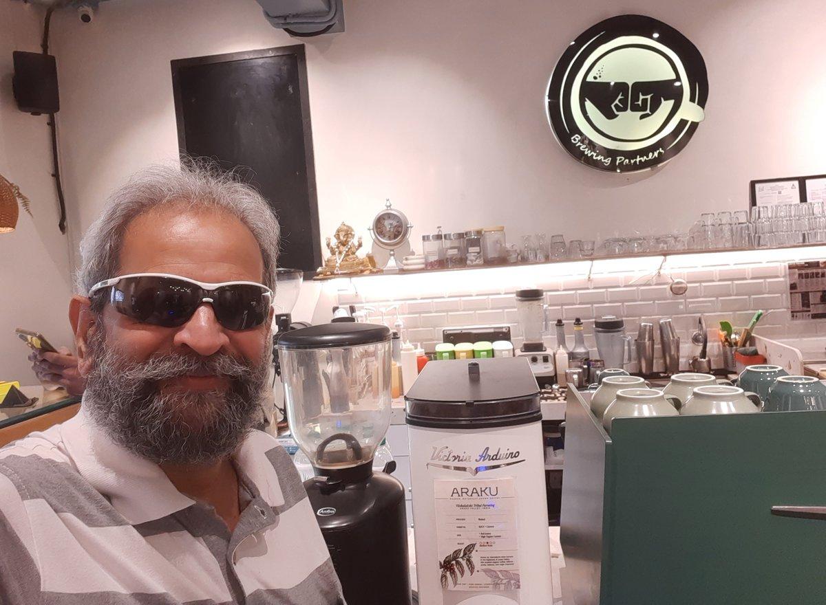 #pune #foodie #vikramkarve #Selfie after delicious food and a cup of stimulating #Araku #Coffee at #BrewingPartners #BhandarkarRoad