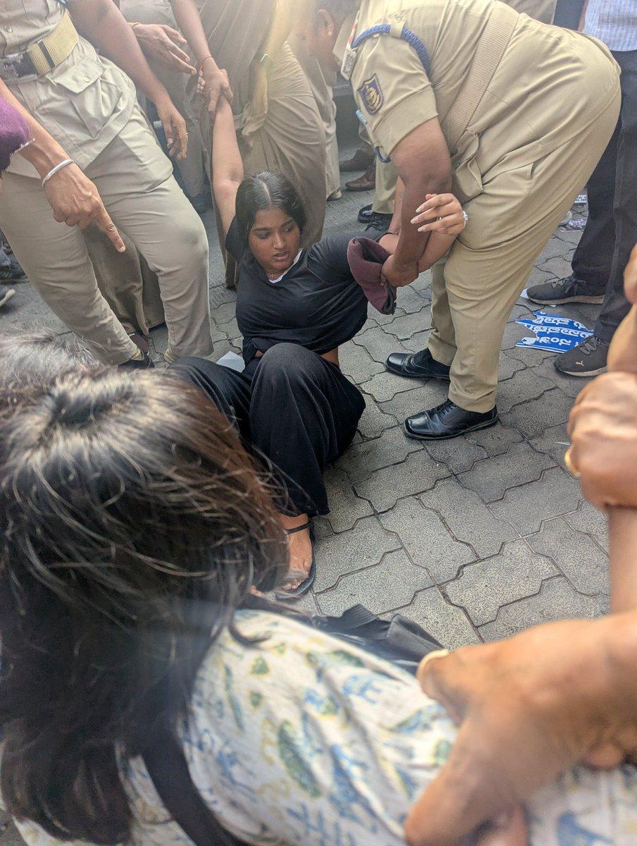 RT by @Rana33346046: Delhi police learned it from Karnataka police. Please raise voice for them also. #Bengaluru