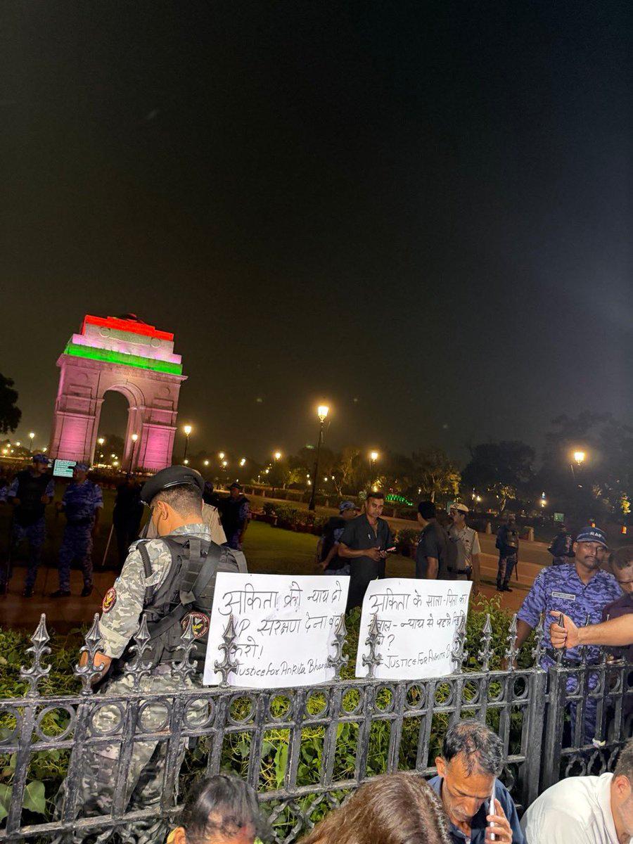 All protests are ONE protest -@RahulGandhi Justice for Ankita Bhandari! ✊🏽🇮🇳 Reach India gate. #delhi #RahulRukegaNahi