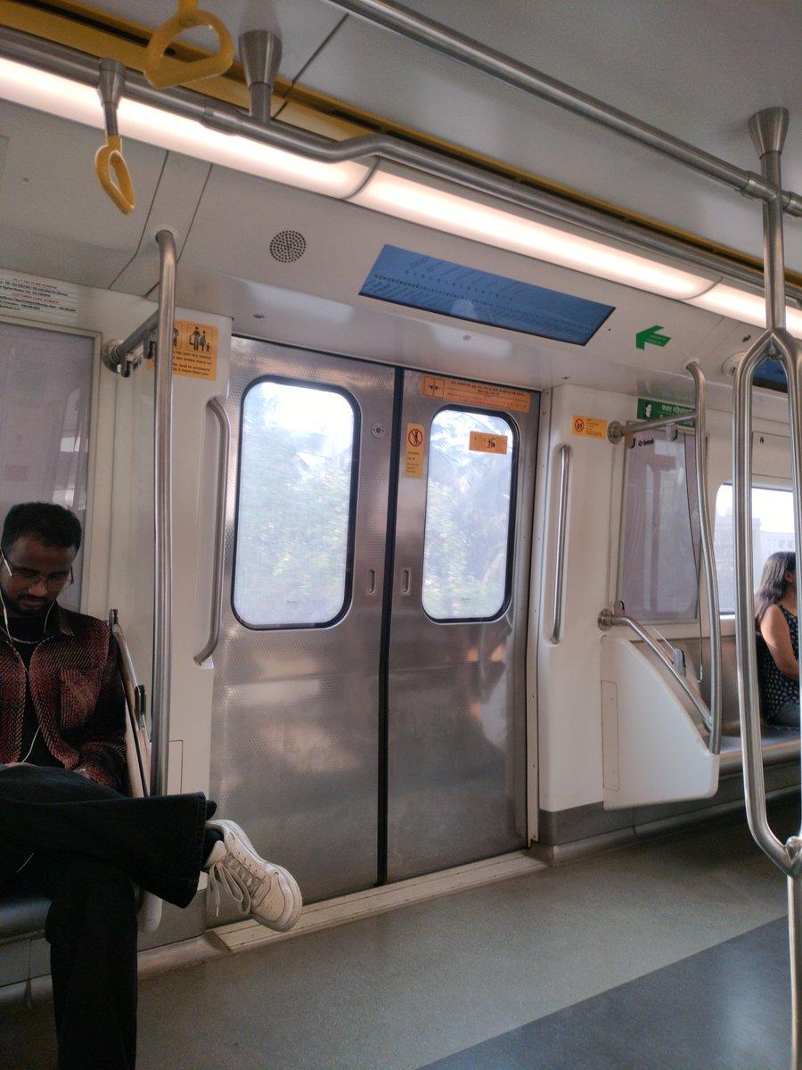 Delhi peeps are currently missing out on this feeling... @MumbaiMetro3