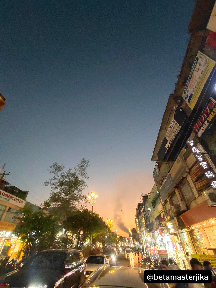 RT by @SnSachchid77487: The city aura at night is just so goated, nothing else even comes close.