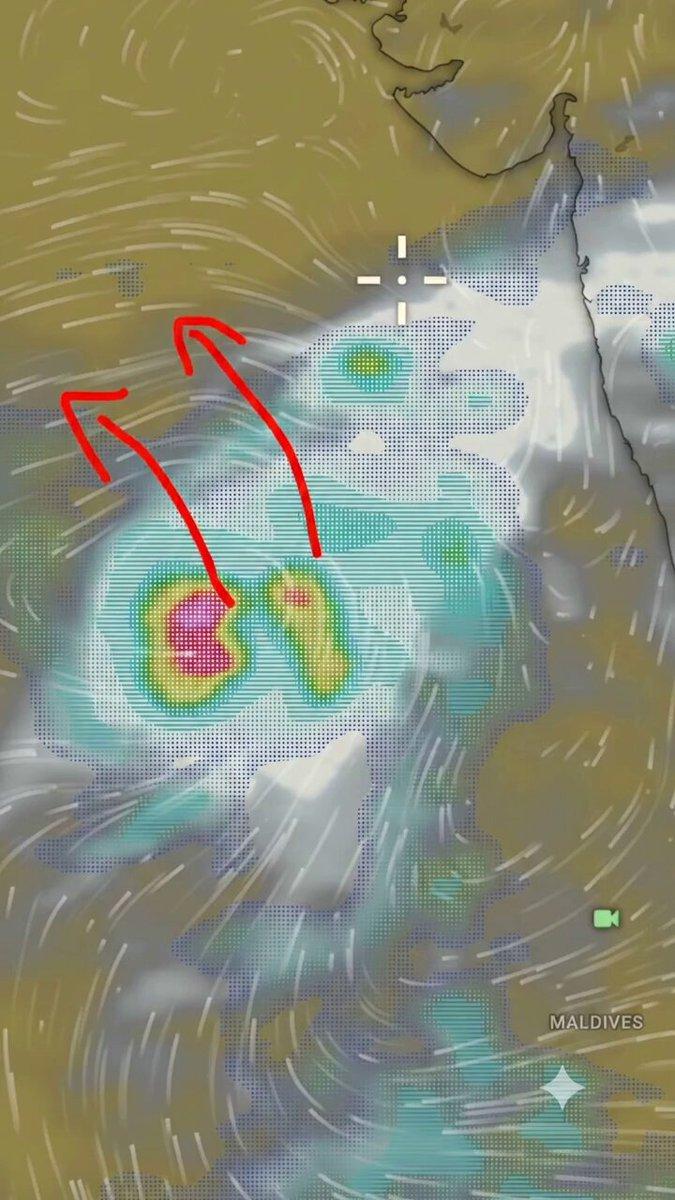 #MumbaiRains :: 🚨Big breaking :: Models predicting that the cyclone impact near #Mumbai #Pune #Ratnagiri around 26th October , heavy to very heavy rain along with high speed winds expected , caution :