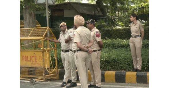 Delhi Police Questions Maintainability of NSUI Plea Over Protests https://www.latestly.com/agency-news/india-news-delhi-police-questions-maintainability-of-nsui-office-bearers-plea-seeking-probe-into-