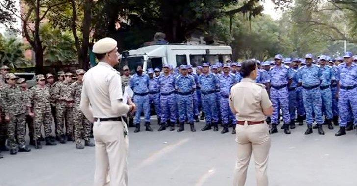 The Supreme Court has issued a series of directions amid protests in Delhi, including against illegal detention of peaceful protesters and obstruction of lawyers and journalists. It also called for no