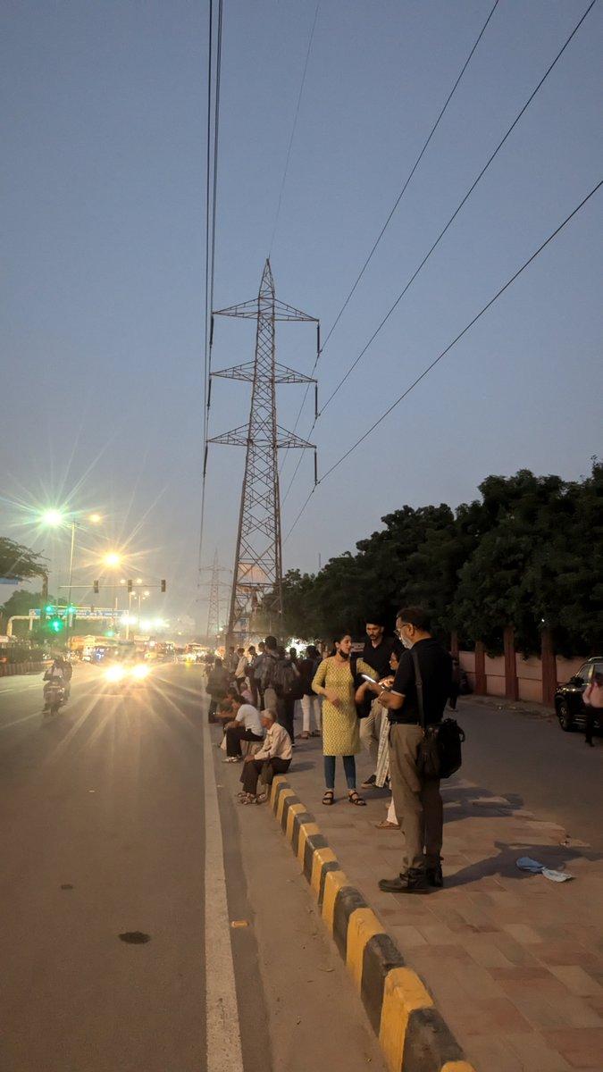 @DtidcW This bus stop is listed on Google Maps and buses stop here. But this bus stop has no shelter. 1. Register the complaint 2. Build the bus shelter ASAP. @dtchq_delhi @drpankajbjp Bus users deser