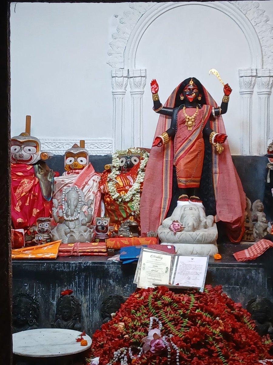 My Wifey & I visited Ma Shyamsundari Kali Mandir today at Amherst St in North-Central Mandir surrounded by donation seekers & street urchins Auto ride (₹10/head exact cash) from MG Road Metro