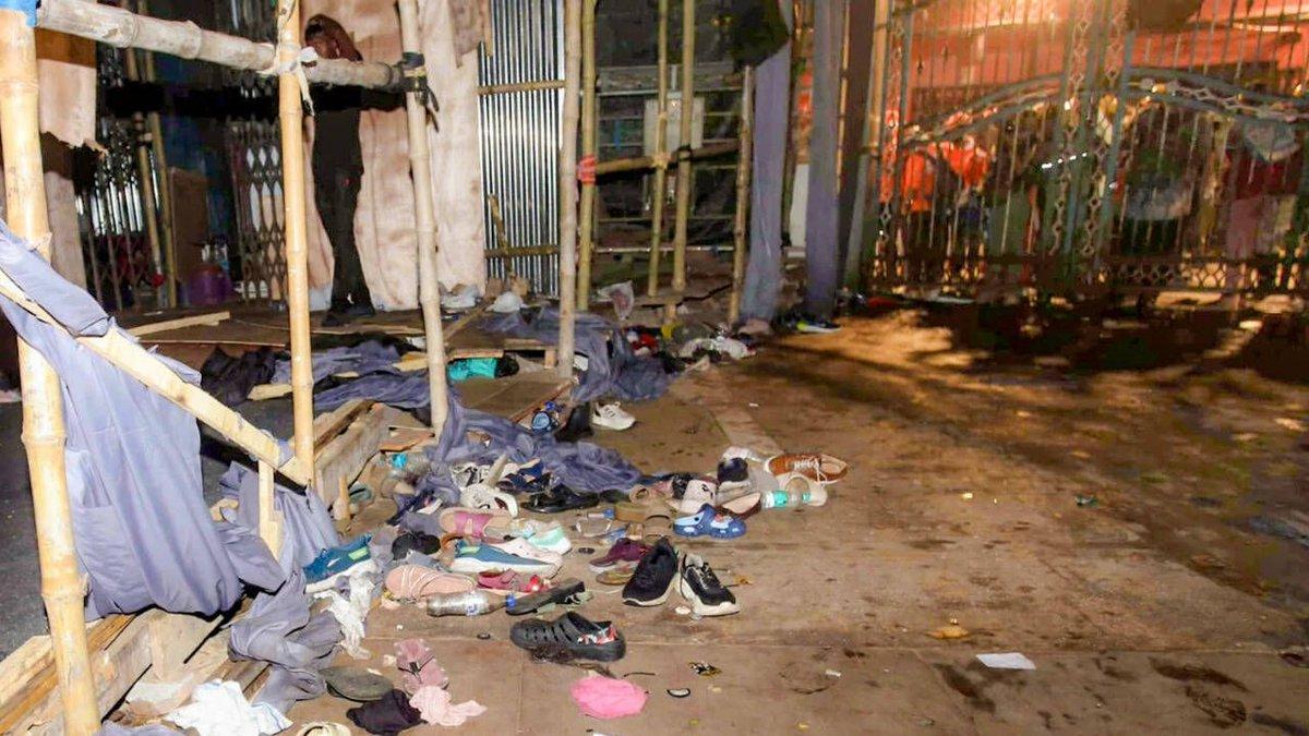 Kolkata Durga Puja stampede: Rain & poor crowd control likely factors. Get the latest on the tragic incident, causes & safety concerns.