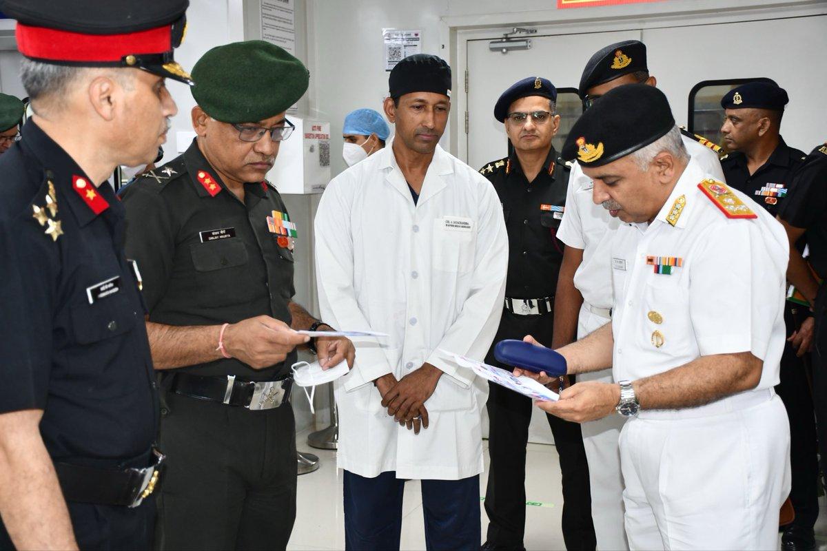 Surg VAdm KM Adhikari, DCIDS (Med), HQ IDS, visited AICTS and reviewed the institute’s functioning with a special focus on innovations, new initiatives and efforts towards strengthening patient